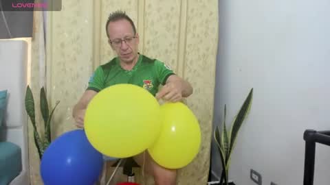 Axel online show from June 19, 11:38 am