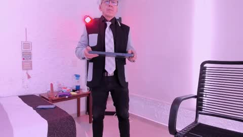 _axelking_ online show from December 2, 11:41 am