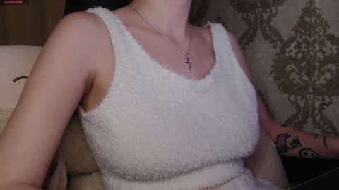 Snapshot of _babycass chatting on December 5, 3:12 pm Cassie online show from December 5, 3:12 pm