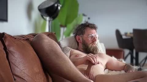 _beard_and_tattoo_ online show from March 17, 1:38 pm