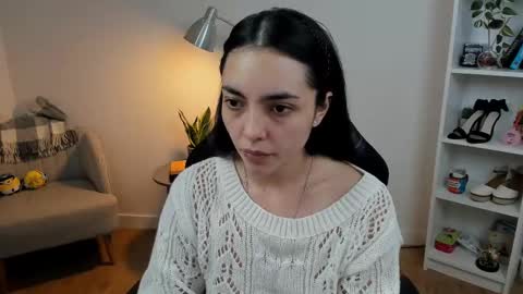 Snapshot of _bellaevans_ chatting on February 21, 5:46 am Bella Evans online show from February 21, 5:46 am