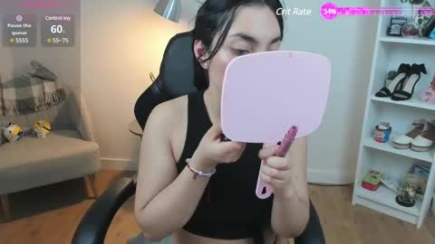 Snapshot of _bellaevans_ chatting on February 24, 11:43 am Bella Evans online show from February 24, 11:43 am