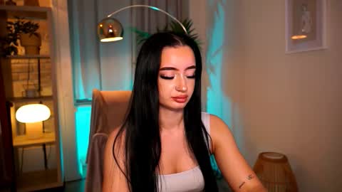 Pearl online show from February 11, 5:17 pm