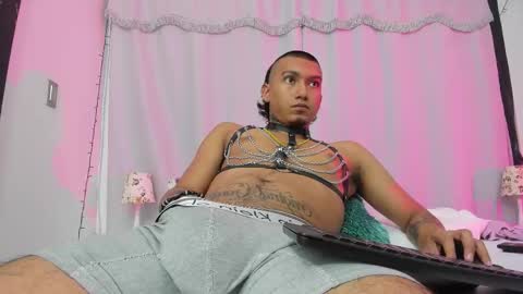 Shatta  Sara online show from December 14, 1:39 pm