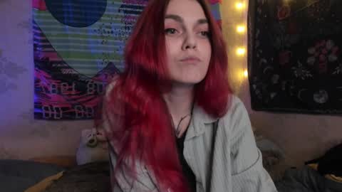 Caroline online show from December 28, 2:53 pm