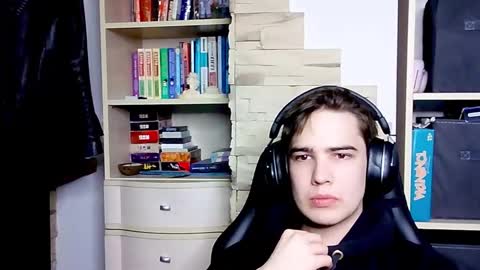 Snapshot of _crise_next_door_ chatting on October 8, 2:12 pm _crise_next_door_ online show from October 8, 2:12 pm