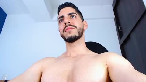 Snapshot of _davidwolf chatting on February 1, 1:44 am David online show from February 1, 1:44 am