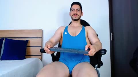 Snapshot of _davidwolf chatting on February 18, 10:36 pm David online show from February 18, 10:36 pm