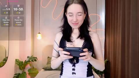 Kate online show from April 8, 2:53 pm