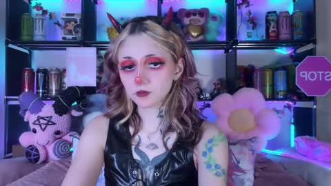 Kate online show from May 25, 7:42 pm