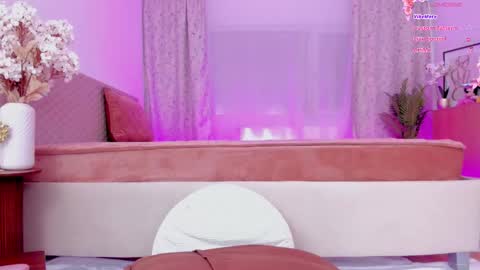 Just Dia online show from October 9, 7:52 pm