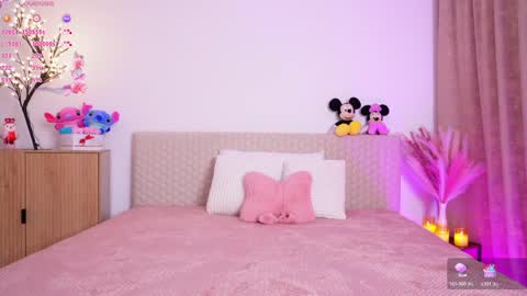 Just Dia online show from April 7, 6:32 pm