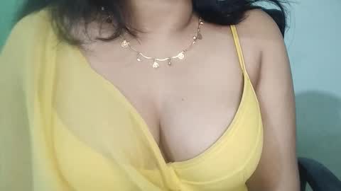 _dreamgirl_0 online show from March 18, 9:42 pm