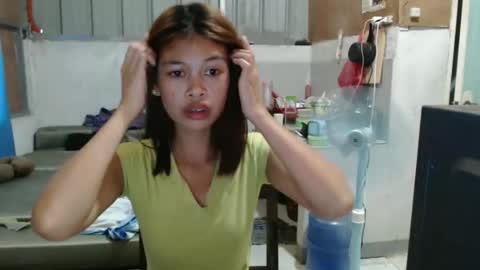 _eleanorxx online show from April 18, 2:35 am