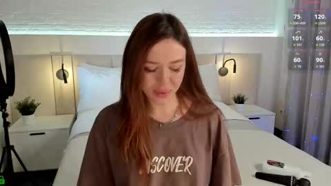 Snapshot of _emiliaa_ chatting on September 10, 2:56 am Milana online show from September 10, 2:56 am