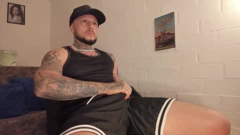 Snapshot of _emilio_escobar chatting on September 16, 8:28 am Emilio online show from September 16, 8:28 am