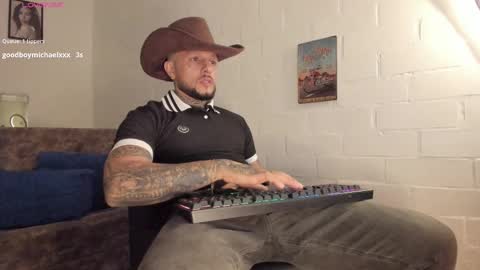 Snapshot of _emilio_escobar chatting on September 13, 4:15 am Emilio online show from September 13, 4:15 am
