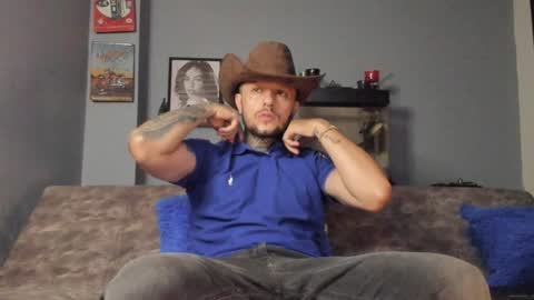 Snapshot of _emilio_escobar chatting on January 29, 10:27 am Emilio online show from January 29, 10:27 am