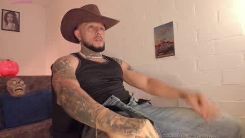 Snapshot of _emilio_escobar chatting on October 12, 10:30 am Emilio online show from October 12, 10:30 am