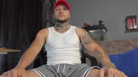 Snapshot of _emilio_escobar chatting on December 3, 9:39 am Emilio online show from December 3, 9:39 am