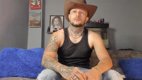 Snapshot of _emilio_escobar chatting on January 24, 10:21 am Emilio online show from January 24, 10:21 am
