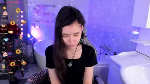 _emily__strike_ online show from November 23, 10:02 am