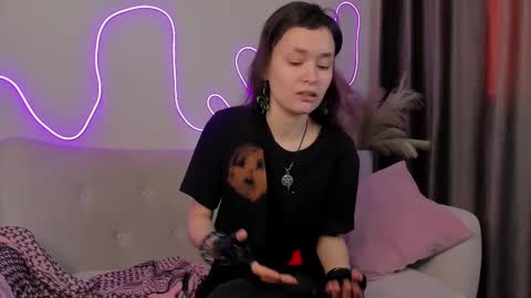 _emily__strike_ online show from February 17, 10:07 am