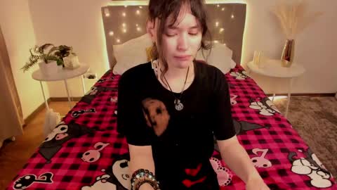 _emily__strike_ online show from May 24, 1:35 am