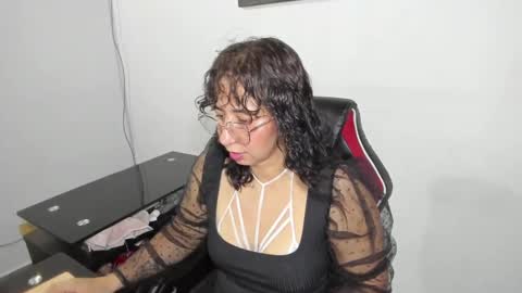 Snapshot of _emma_loyd_ chatting on September 28, 12:52 am Emma online show from September 28, 12:52 am