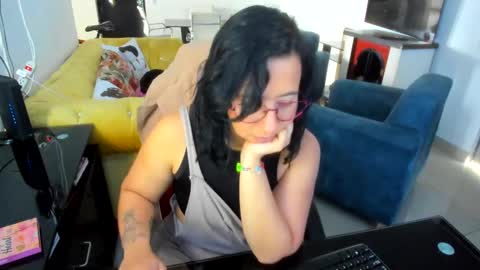 Snapshot of _emma_loyd_ chatting on January 30, 6:00 pm Emma online show from January 30, 6:00 pm