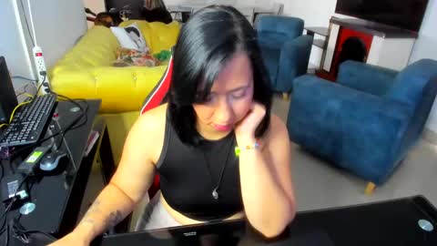 Snapshot of _emma_loyd_ chatting on January 24, 9:04 pm Emma online show from January 24, 9:04 pm