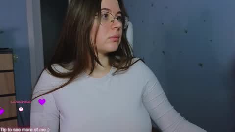 Snapshot of _enni__ chatting on February 12, 3:27 pm Sam online show from February 12, 3:27 pm