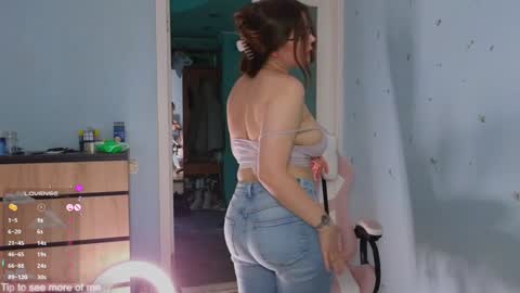 Snapshot of _enni__ chatting on January 20, 9:35 am Sam online show from January 20, 9:35 am