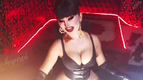 Snapshot of _hailyourqueenx chatting on January 10, 7:32 pm GoDDess  Chloe online show from January 10, 7:32 pm