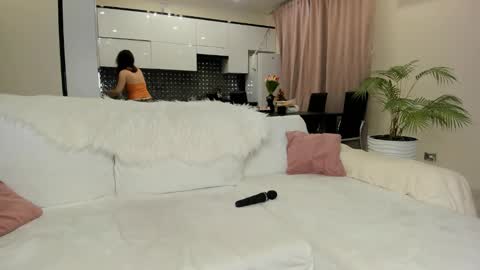 Julia online show from January 30, 11:11 am