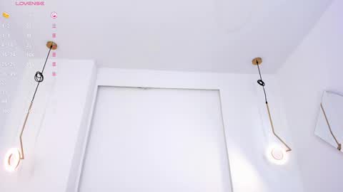 Snapshot of _huge_boobs_ebony chatting on February 26, 10:36 pm Darlis online show from February 26, 10:36 pm