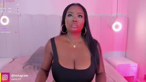 Snapshot of _huge_boobs_ebony chatting on September 8, 7:24 pm Darlis online show from September 8, 7:24 pm