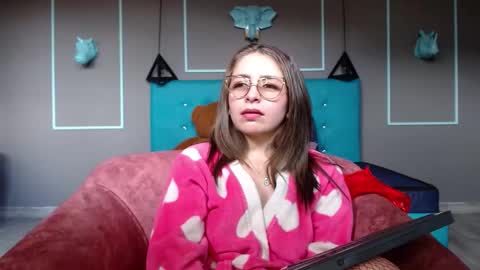 Isa online show from September 22, 5:50 pm