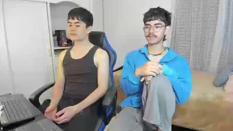 Snapshot of _jamesboy chatting on September 10, 12:44 am James online show from September 10, 12:44 am