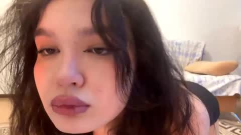 Elsa online show from May 24, 3:18 pm
