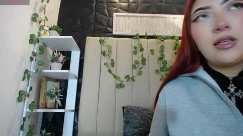 Mia online show from February 19, 5:27 pm