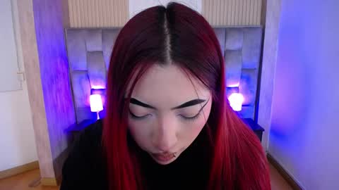 Mia online show from September 11, 3:02 pm