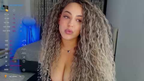 _just_a_queen_3 online show from January 8, 4:46 pm