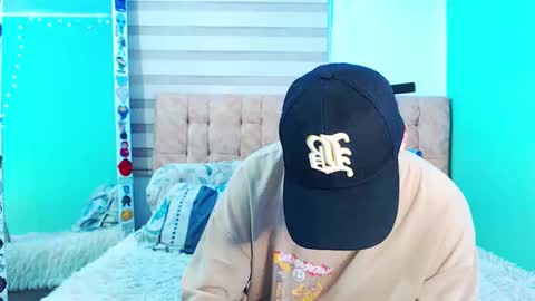 mod online show from March 8, 4:27 am