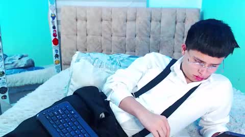 mod online show from February 20, 6:26 am