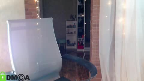 Snapshot of _karolina chatting on February 6, 6:35 pm karolina online show from February 6, 6:35 pm