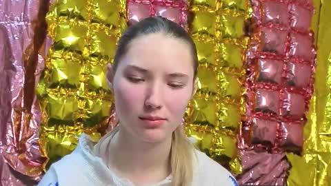 _kikiclark_ online show from March 22, 8:46 pm