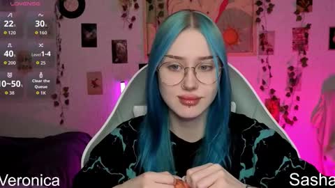 _kitekat_ online show from December 17, 8:15 pm