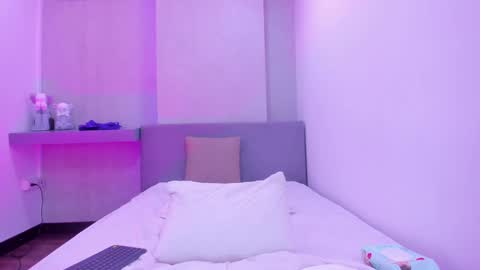 Kylie online show from March 11, 10:09 pm