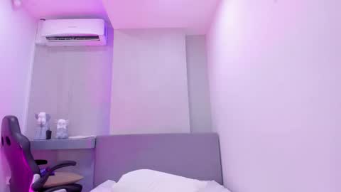 Kylie online show from February 22, 10:42 pm